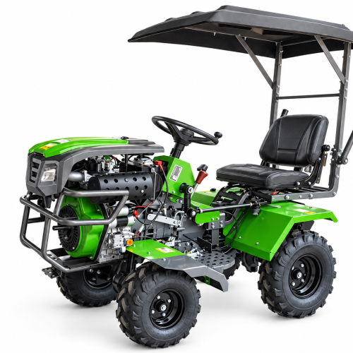 Minitractor agrícola verde, fondo blanco